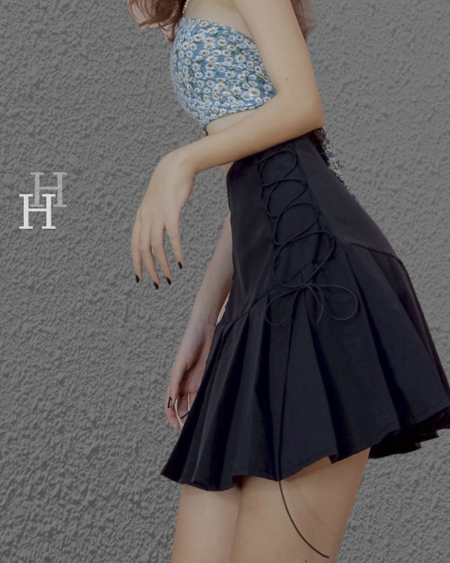 Chân váy xếp ly đan dây độc lạ lưng cao tôn dáng màu đen HCV36 Hỉn Hỉn Store
