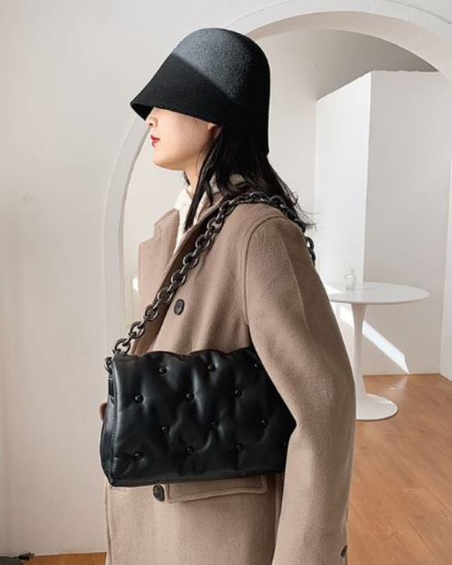 Túi đeo vai dây đeo xích cá tính màu đen HT52 Hỉn Hỉn Store