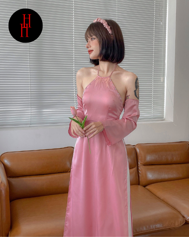 Set bộ áo dài yếm màu hồng tay dài viền lông vũ đính hạt phối quần tây lai trắng HS142 Hỉn Hỉn Store
