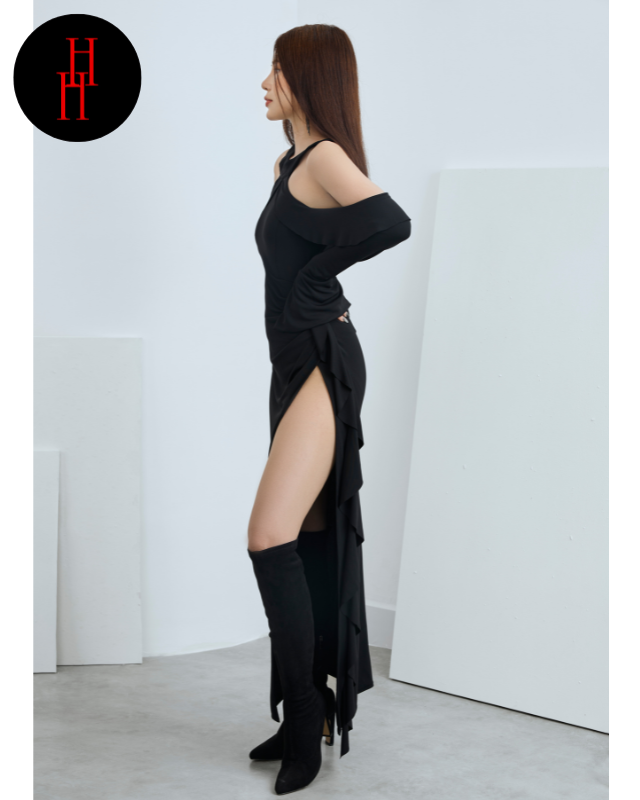 Đầm HDC116 ôm dáng xẻ cao tay dài màu đen Hỉn Hỉn Store